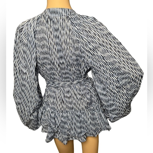 Banana Republic Factory Long Sleeve Belted Tiered ruffle hem Blouse Size Small - Picture 8 of 9